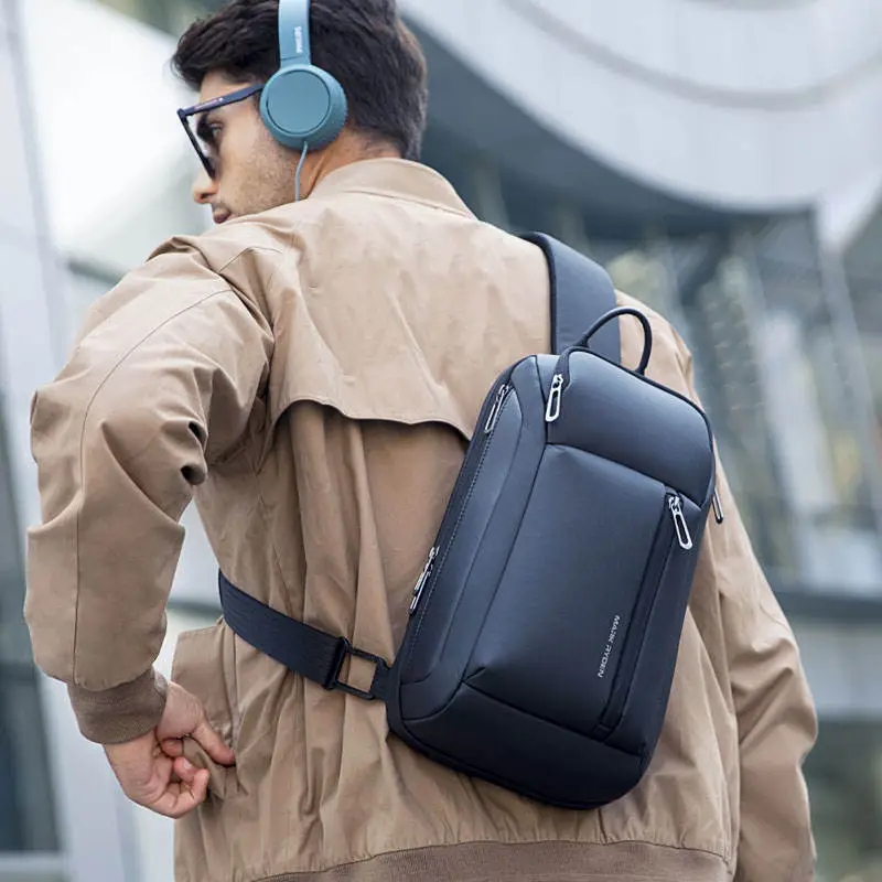 Mark Ryden Bolso multifunciona - Phone Accessories Men reseña y precio